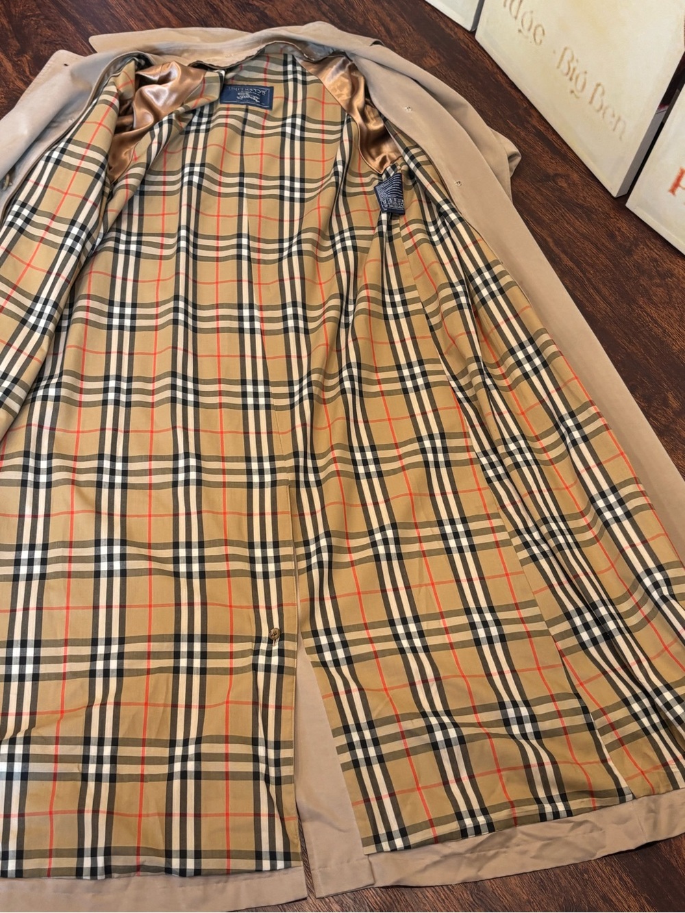 Burberry Beige Double-Breasted Trench Coat with Belt - Picture 13 of 14